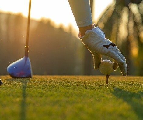 Playing golf near Lone Pine Estates in Kelowna, British Columbia