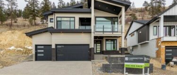 Front Exterior of the Lone Pine Showhome