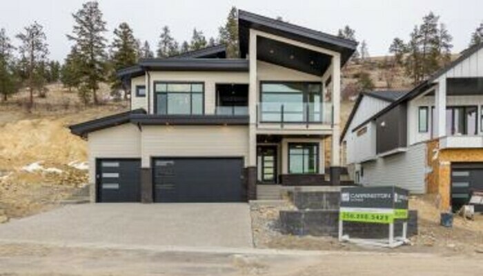 Front Exterior of the Lone Pine Showhome
